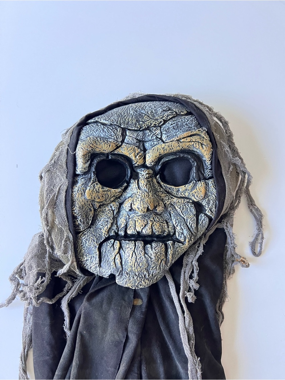Spooky Gray Stone-Look Mask - Picture 2 of 3
